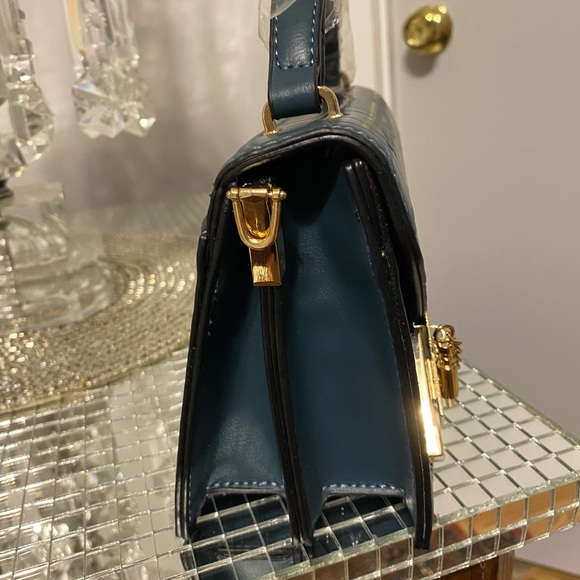 NWT Teal blue purse with gold hardware shoulder/crossbody strap-CityOne - Picture 10 of 16